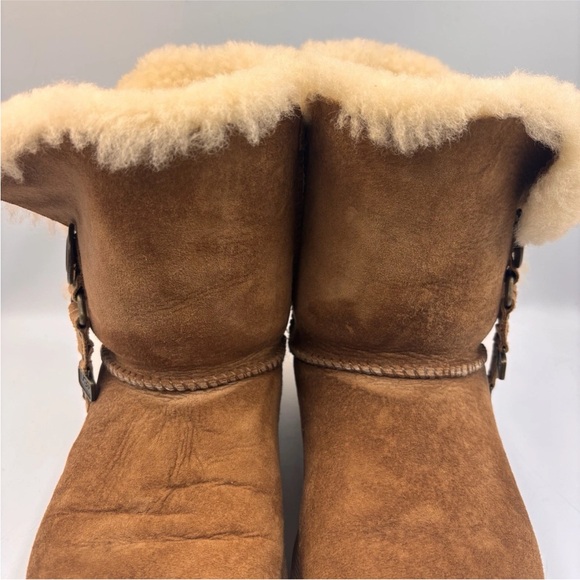 UGG Azalea Charm Bailey Button Sheepskin Leather Shearling Boots Women's Size 8 - Picture 5 of 15